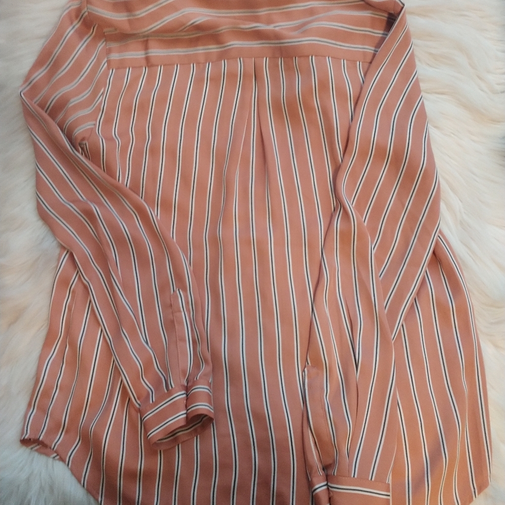 L'Academie Button Down Top - Picture 4 of 12